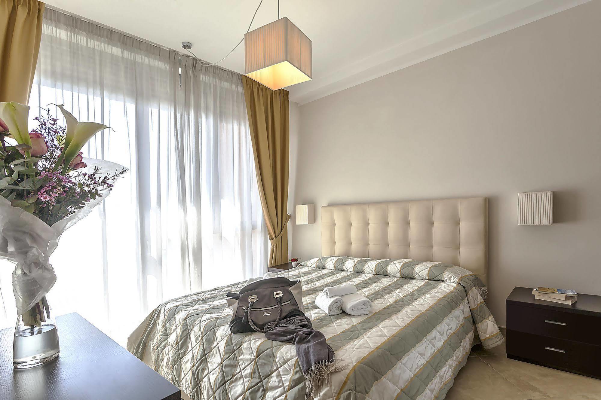 Aparthotel Anghel เซียนา ภายนอก รูปภาพ